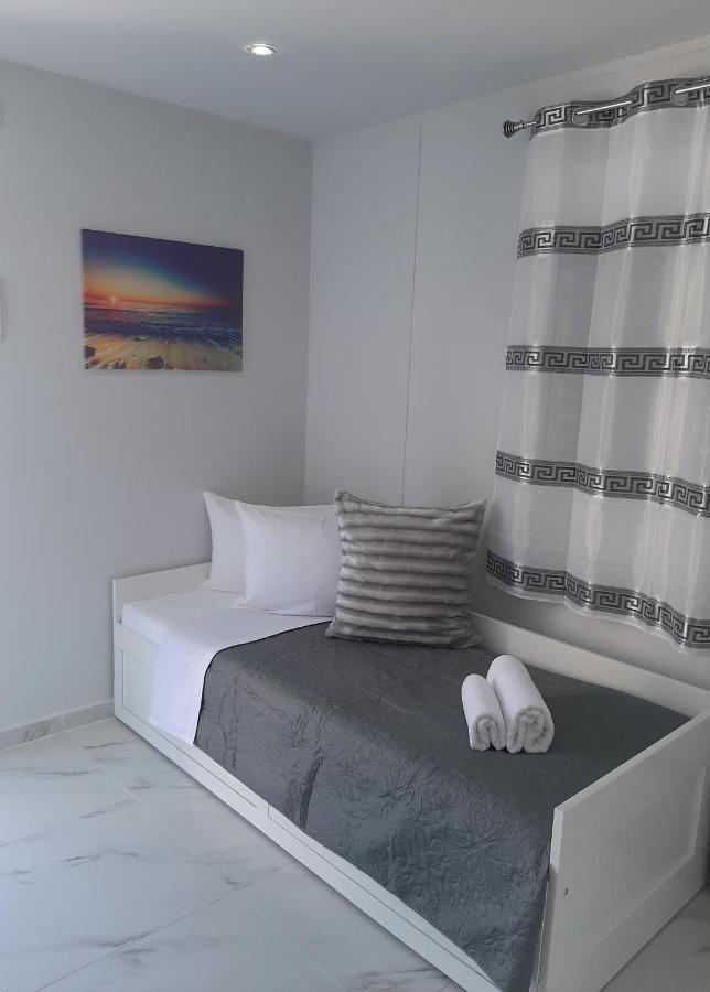 ארטמידה Krikonis Apartments Near Athens Airport מראה חיצוני תמונה